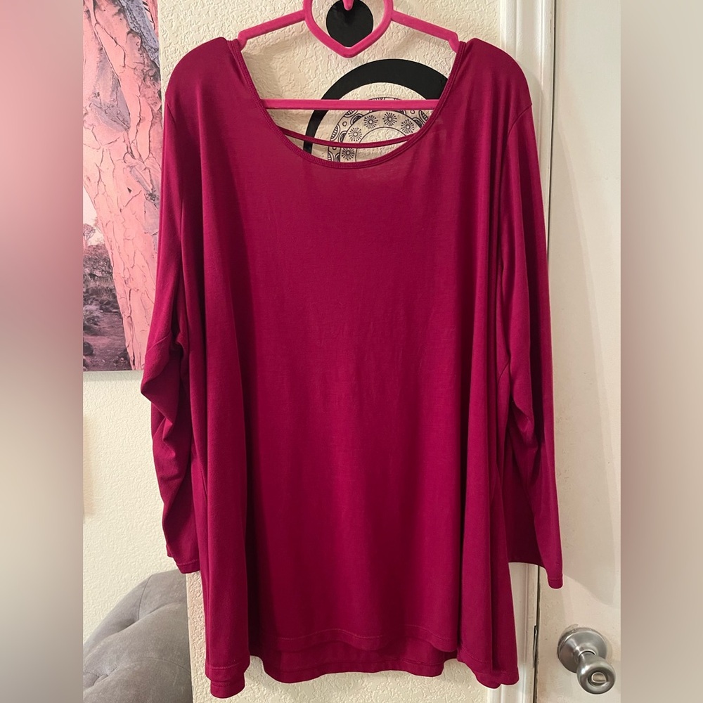 Old Navy Active Plus Size Women's Long Sleeve Top deep cut back size 4X pre